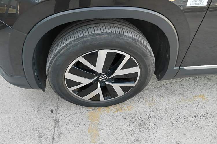 Used Volkswagen Tayron 2023 330TSI Two-Wheel-Drive Luxury Plus Advanced Version Left Front Wheel Hub