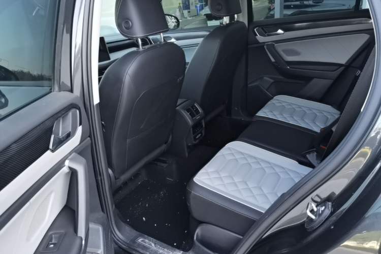 Used Volkswagen Tayron 2023 280TSI Two-Wheel-Drive Luxury Plus Advanced Version Left Rear Seat