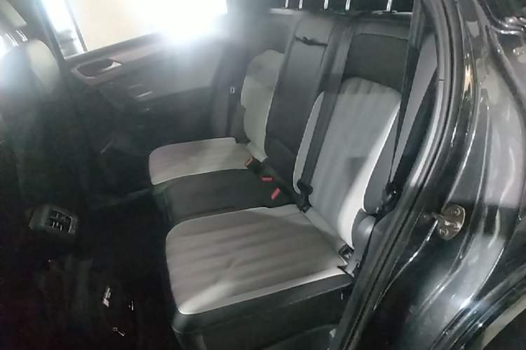 Used Volkswagen Tayron 2023 Revised Version 380TSI All-Wheel Drive R-Line Pro Smart Edition Left Rear Seat