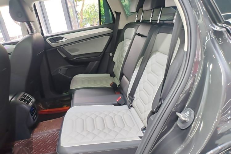 Used Volkswagen Tayron 2023 330TSI Two-Wheel-Drive R-Line High-Energy Version Left Rear Seat