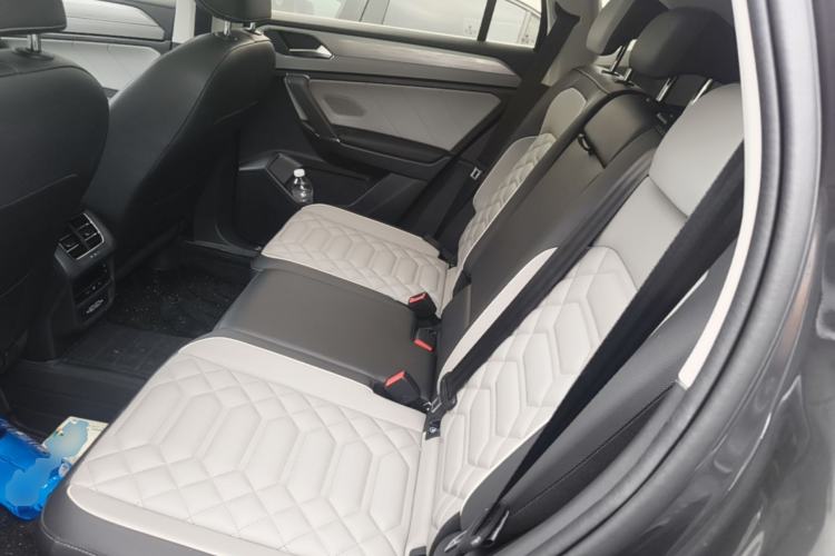 Used Volkswagen Tayron 2023 330TSI Two-Wheel-Drive R-Line High-Energy Version Left Rear Seat