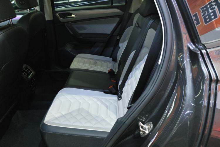 Used Volkswagen Tayron 2023 330TSI Two-Wheel-Drive R-Line High-Energy Version Left Rear Seat