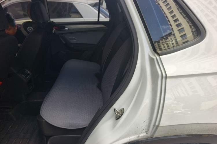 Used Volkswagen Tayron 2023 380TSI Four-Wheel Drive R-Line Pro Smart Edition Left Rear Seat