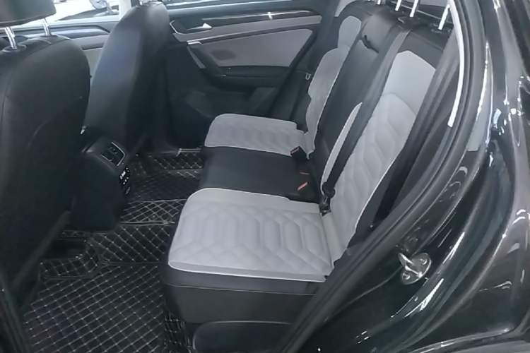 Used Volkswagen Tayron 2023 330TSI Two-Wheel-Drive Luxury Plus Advanced Version Left Rear Seat