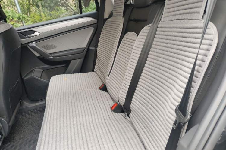 Used Volkswagen Tayron 2023 380TSI Four-Wheel Drive R-Line High-Energy Version Left Rear Seat