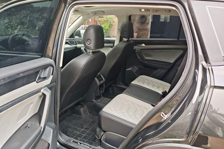 Used Volkswagen Tayron 2023 330TSI Two-Wheel-Drive Luxury Plus Advanced Version Left Rear Seat