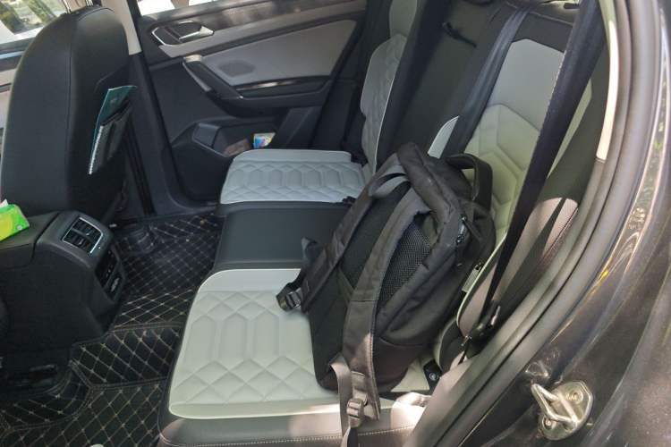 Used Volkswagen Tayron 2023 330TSI Two-Wheel-Drive Luxury Plus Advanced Version Left Rear Seat