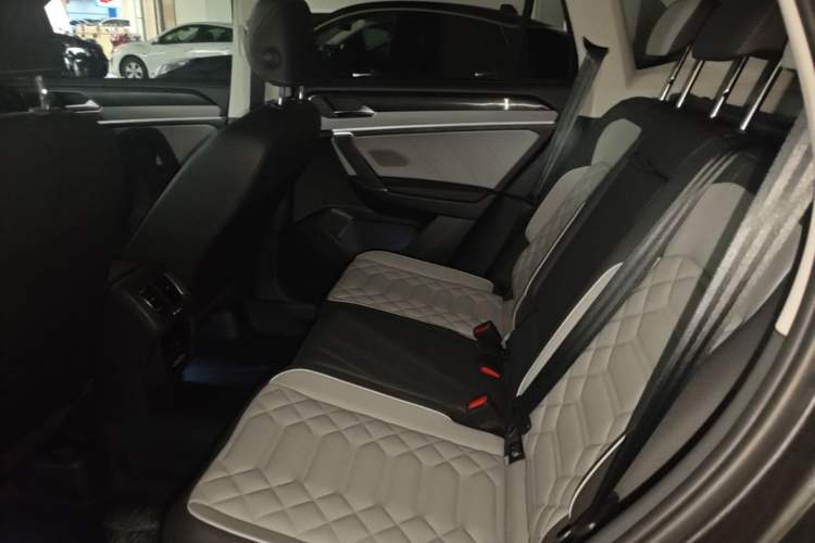 Used Volkswagen Tayron 2023 330TSI Two-Wheel-Drive Luxury Plus Advanced Version Left Rear Seat