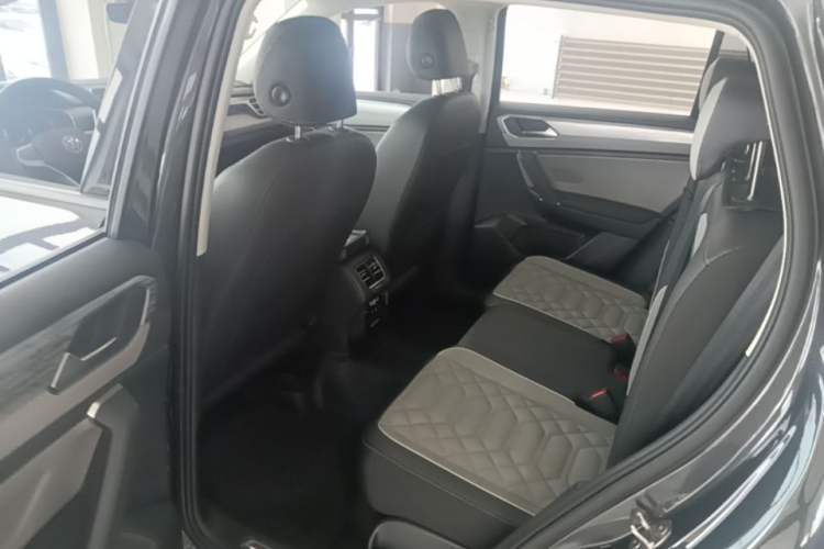 Used Volkswagen Tayron 2023 330TSI Two-Wheel-Drive R-Line High-Energy Version Left Rear Seat