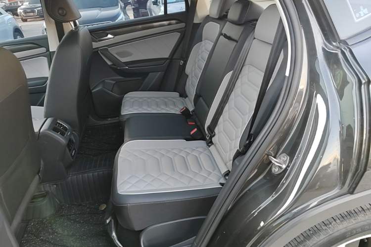 Used Volkswagen Tayron 2023 330TSI Two-Wheel-Drive Luxury Plus Advanced Version Left Rear Seat