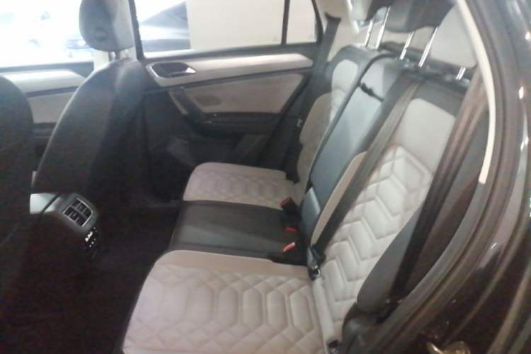 Used Volkswagen Tayron 2023 Revised Version 380TSI All-Wheel Drive R-Line High-Energy Edition Left Rear Seat