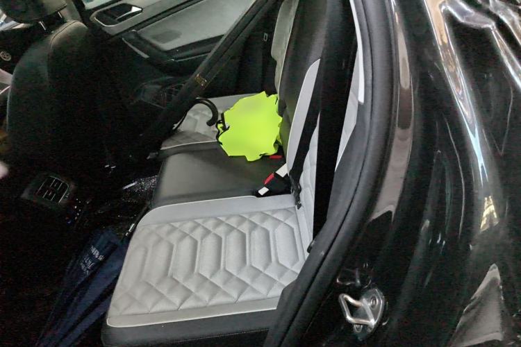 Used Volkswagen Tayron 2023 330TSI Two-Wheel-Drive R-Line High-Energy Version Left Rear Seat