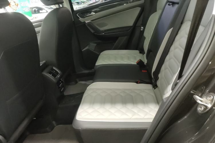 Used Volkswagen Tayron 2023 330TSI Two-Wheel-Drive Luxury Plus Advanced Version Left Rear Seat