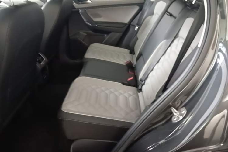 Used Volkswagen Tayron 2023 330TSI Two-Wheel-Drive R-Line High-Energy Version Left Rear Seat