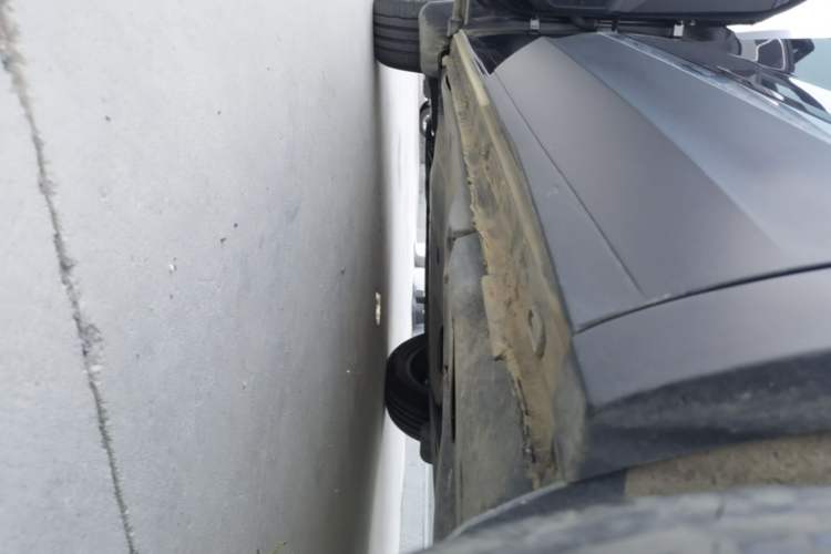 Used Volkswagen Tayron 2023 280TSI Two-Wheel-Drive Luxury Plus Advanced Version Left Side Sill