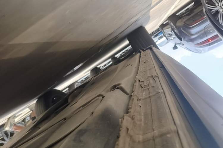 Used Volkswagen Tayron 2023 330TSI Two-Wheel-Drive Luxury Plus Advanced Version Left Side Sill