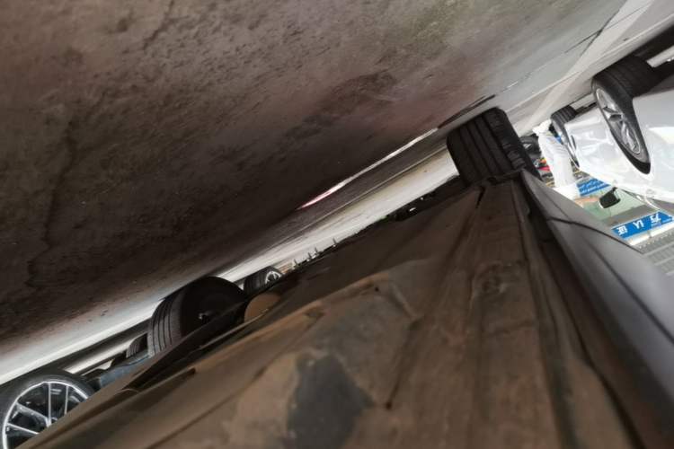 Used Volkswagen Tayron 2023 330TSI Two-Wheel-Drive Luxury Plus Advanced Version Left Side Sill