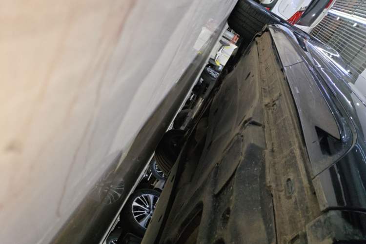 Used Volkswagen Tayron 2023 330TSI Two-Wheel-Drive R-Line High-Energy Version Left Side Sill