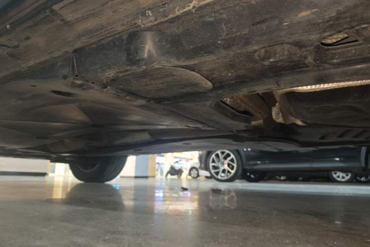 Used Volkswagen Tayron 2023 330TSI Two-Wheel-Drive Luxury Plus Advanced Version Left Side Sill