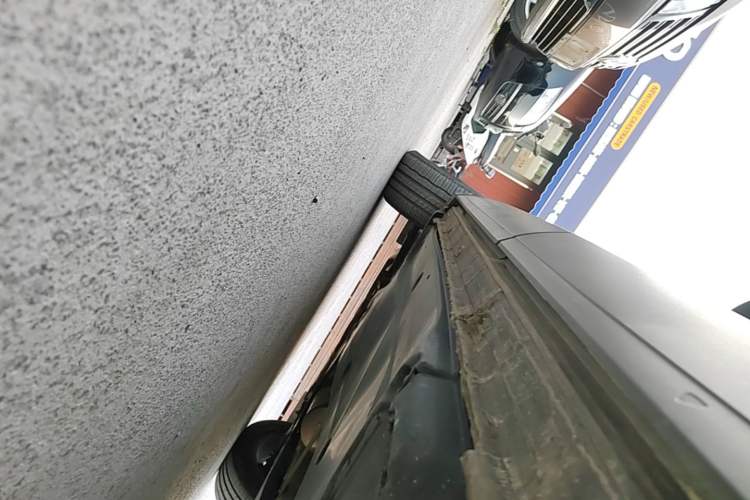 Used Volkswagen Tayron 2023 330TSI Two-Wheel-Drive Luxury Plus Advanced Version Left Side Sill
