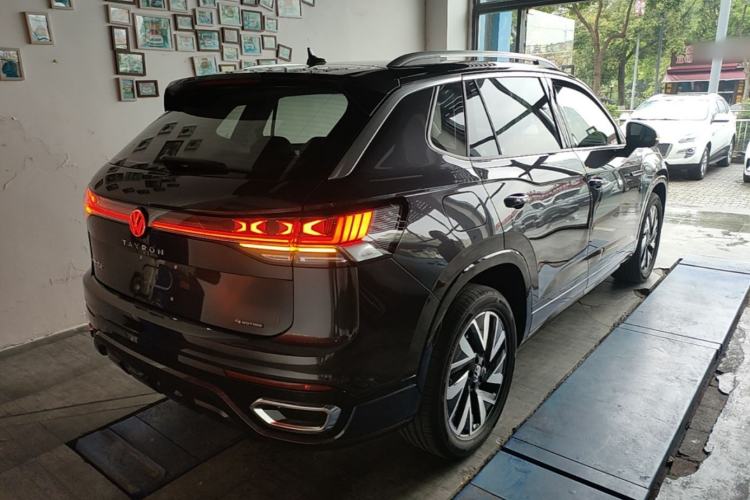 Used Volkswagen Tayron 2023 Revised Version 380TSI All-Wheel Drive R-Line High-Energy Edition Rear Right 45 Deg