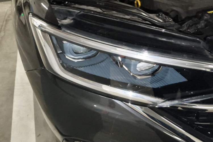 Used Volkswagen Tayron 2023 330TSI Two-Wheel-Drive Luxury Plus Advanced Version Right Front Headlight