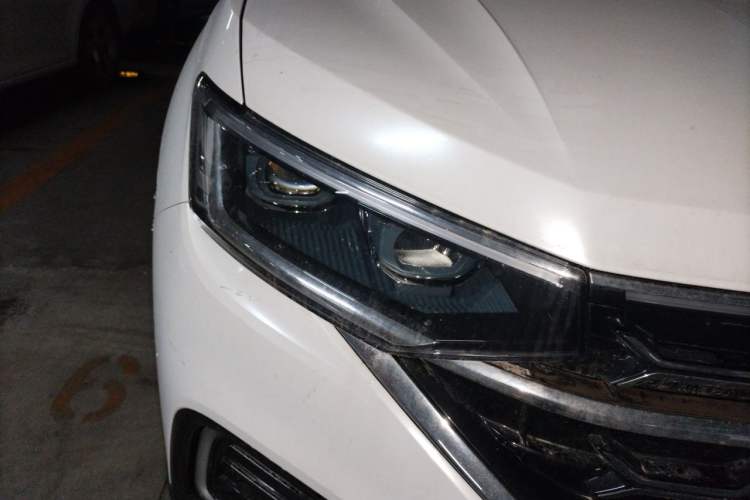 Used Volkswagen Tayron 2023 300TSI Two-Wheel-Drive Luxury Plus Advanced Edition Right Front Headlight