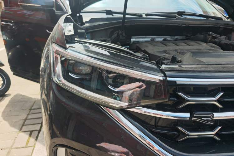 Used Volkswagen Tayron 2023 330TSI Two-Wheel-Drive R-Line High-Energy Version Right Front Headlight