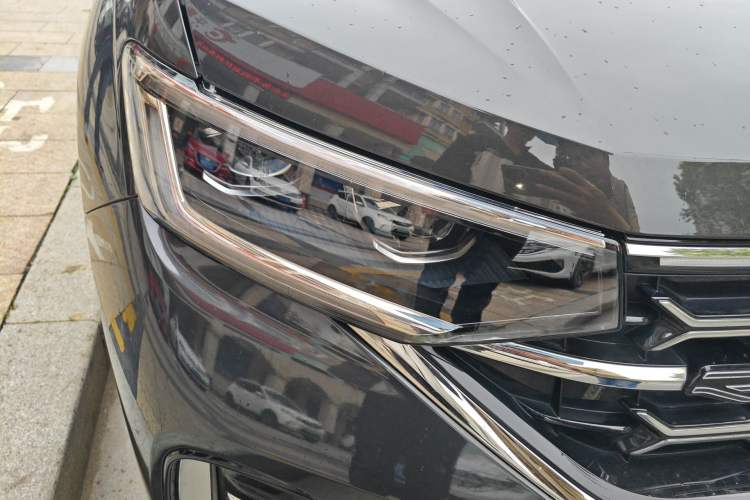 Used Volkswagen Tayron 2023 380TSI Four-Wheel Drive R-Line High-Energy Version Right Front Headlight