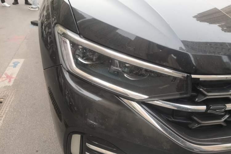 Used Volkswagen Tayron 2023 330TSI Two-Wheel-Drive R-Line High-Energy Version Right Front Headlight