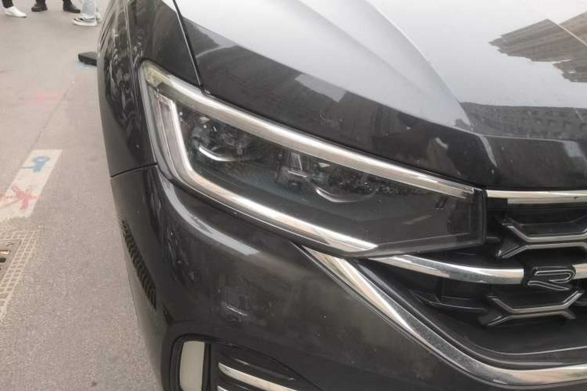 Used Volkswagen Tayron 2023 330TSI Two-Wheel-Drive R-Line High-Energy Version Right Front Headlight