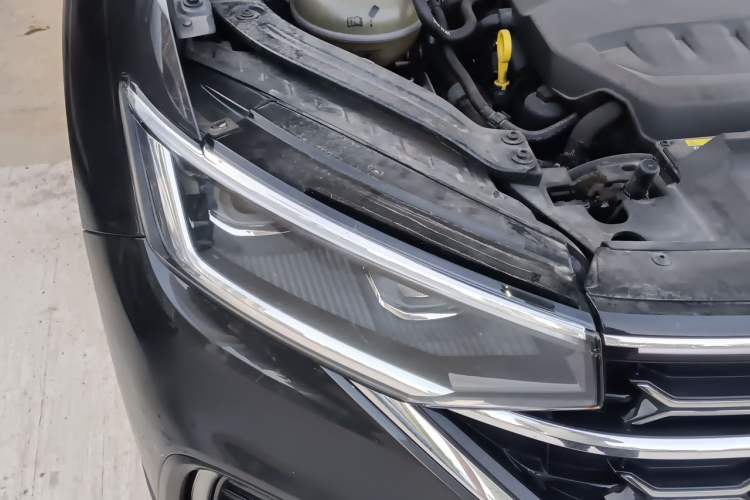 Used Volkswagen Tayron 2023 330TSI Two-Wheel-Drive Luxury Plus Advanced Version Right Front Headlight