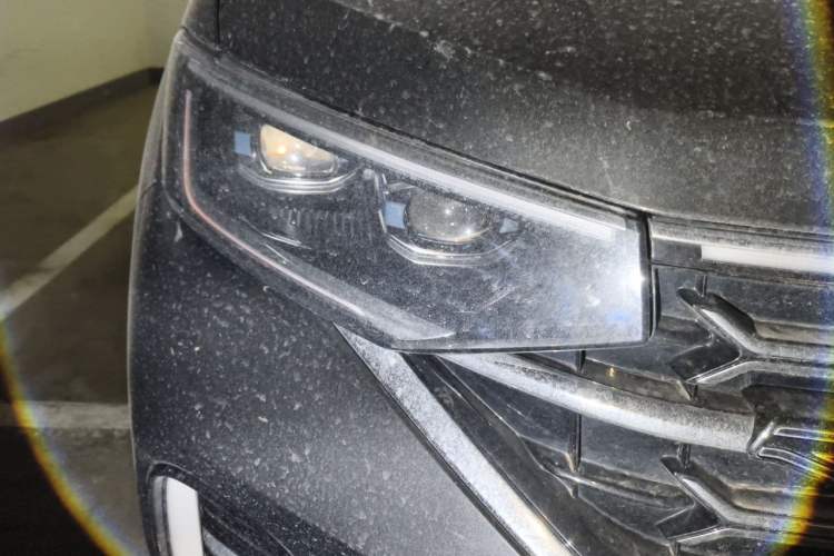 Used Volkswagen Tayron 2023 330TSI Two-Wheel-Drive R-Line High-Energy Version Right Front Headlight
