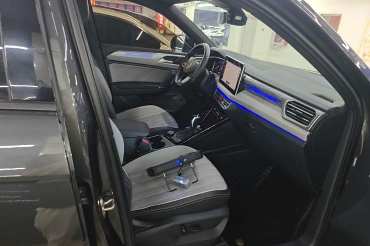Used Volkswagen Tayron 2023 380TSI Four-Wheel Drive R-Line Pro Smart Edition Right Front Seat