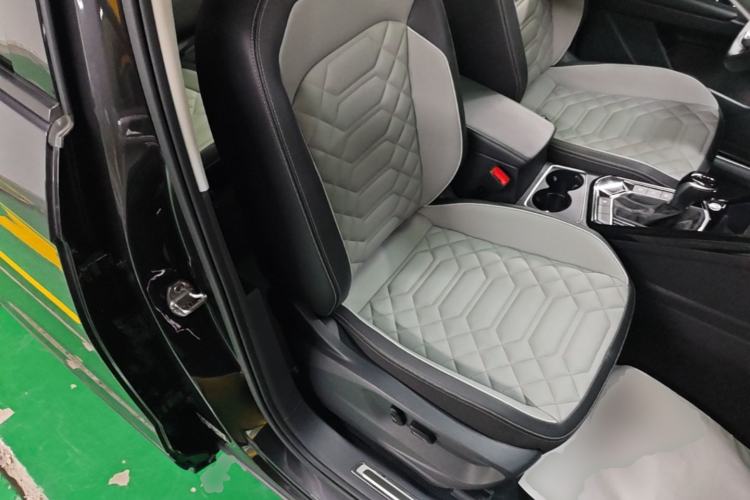 Used Volkswagen Tayron 2023 330TSI Two-Wheel-Drive R-Line High-Energy Version Right Front Seat