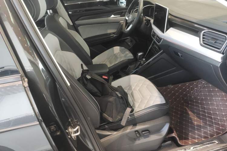 Used Volkswagen Tayron 2023 330TSI Two-Wheel-Drive Luxury Plus Advanced Version Right Front Seat