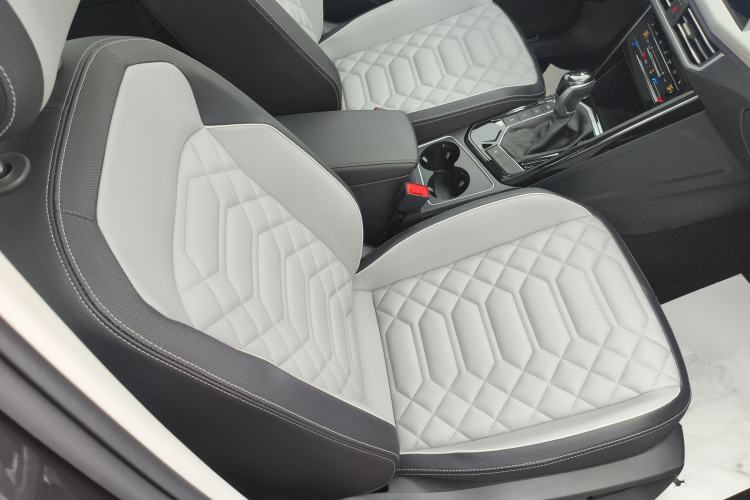 Used Volkswagen Tayron 2023 330TSI Two-Wheel-Drive R-Line High-Energy Version Right Front Seat