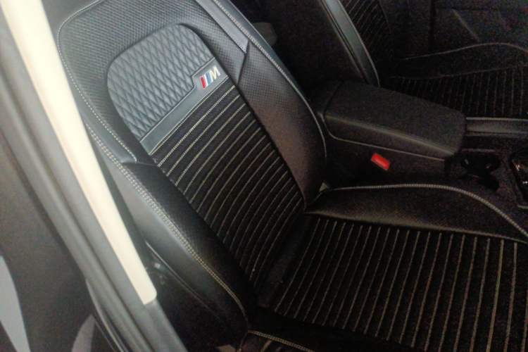 Used Volkswagen Tayron 2023 280TSI Two-Wheel-Drive Luxury Plus Advanced Version Right Front Seat