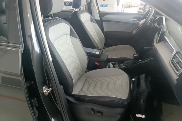 Used Volkswagen Tayron 2023 330TSI Two-Wheel-Drive R-Line High-Energy Version Right Front Seat