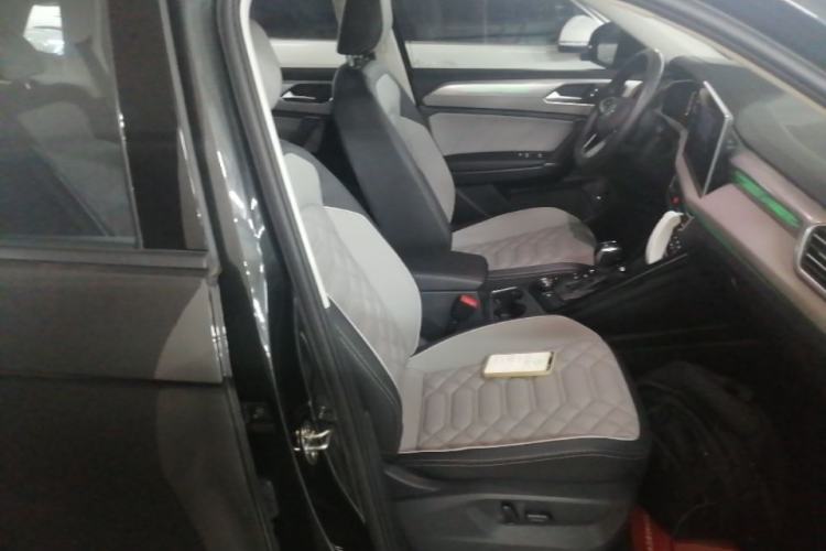 Used Volkswagen Tayron 2023 Revised Version 380TSI All-Wheel Drive R-Line High-Energy Edition Right Front Seat