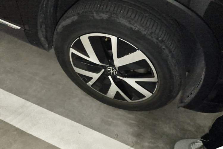 Used Volkswagen Tayron 2023 330TSI Two-Wheel-Drive Luxury Plus Advanced Version Right Front Wheel Hub