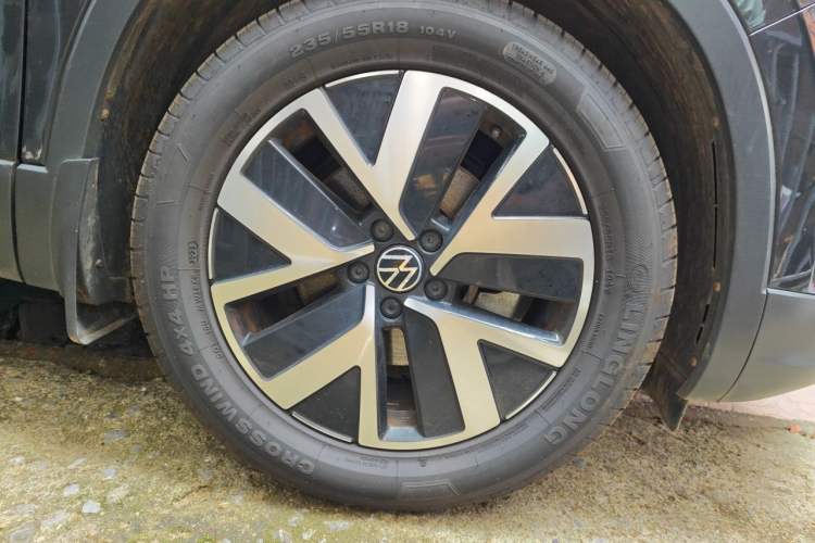 Used Volkswagen Tayron 2023 330TSI Two-Wheel-Drive Luxury Plus Advanced Version Right Front Wheel Hub
