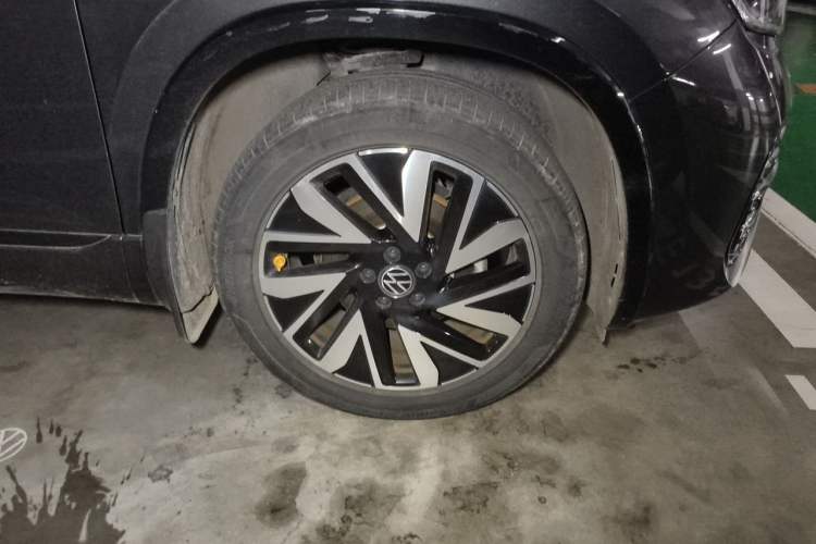 Used Volkswagen Tayron 2023 Revised Version 380TSI All-Wheel Drive R-Line High-Energy Edition Right Front Wheel Hub