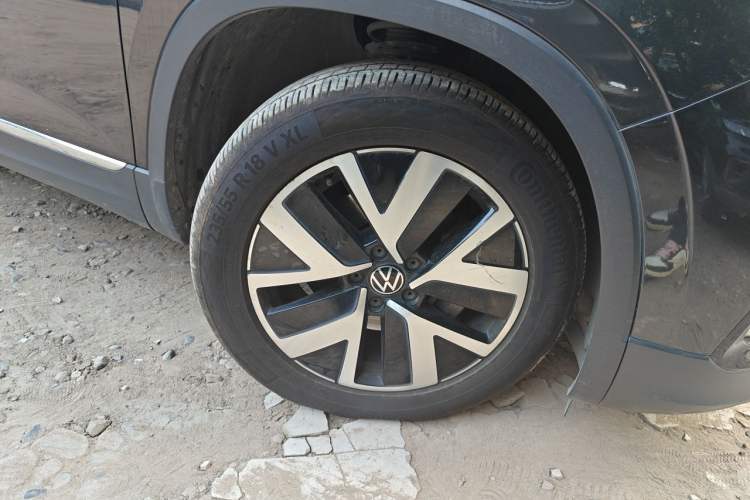 Used Volkswagen Tayron 2023 330TSI Two-Wheel-Drive Luxury Plus Advanced Version Right Front Wheel Hub