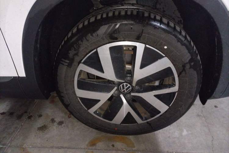 Used Volkswagen Tayron 2023 300TSI Two-Wheel-Drive Luxury Plus Advanced Edition Right Front Wheel Hub