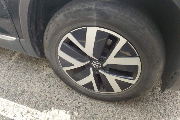 Used Volkswagen Tayron 2023 280TSI Two-Wheel-Drive Luxury Plus Advanced Version Right Front Wheel Hub