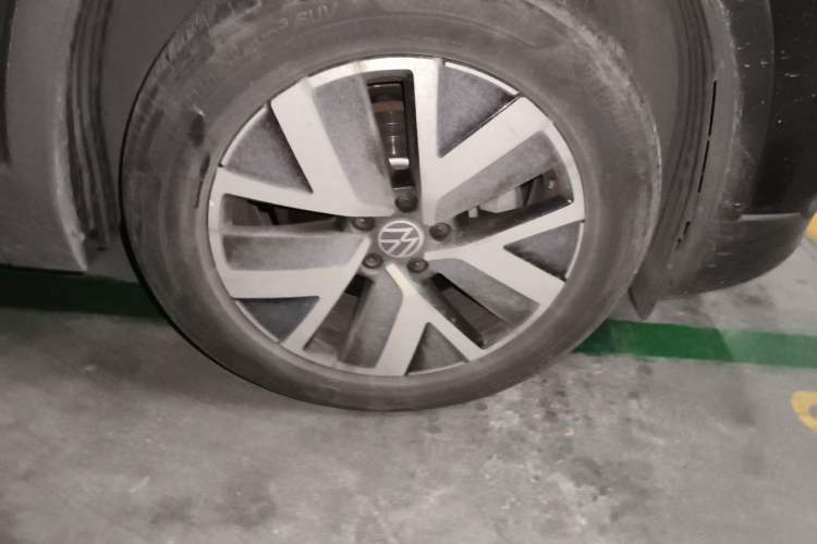 Used Volkswagen Tayron 2023 330TSI Two-Wheel-Drive Luxury Plus Advanced Version Right Front Wheel Hub