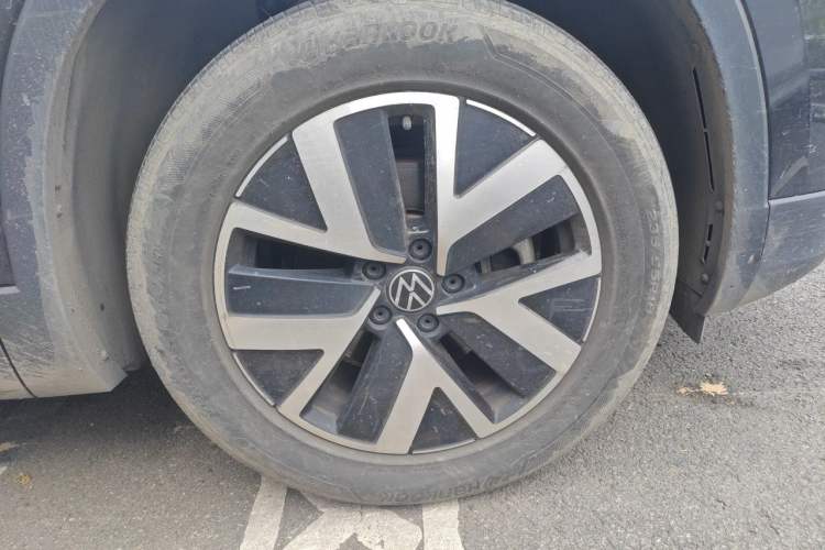 Used Volkswagen Tayron 2023 330TSI Two-Wheel-Drive Luxury Plus Advanced Version Right Front Wheel Hub