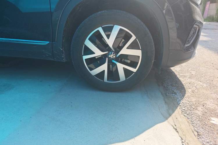Used Volkswagen Tayron 2023 330TSI Two-Wheel-Drive Luxury Plus Advanced Version Right Front Wheel Hub