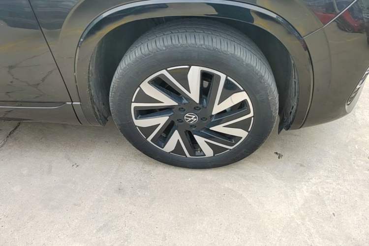 Used Volkswagen Tayron 2023 330TSI Two-Wheel-Drive R-Line High-Energy Version Right Front Wheel Hub